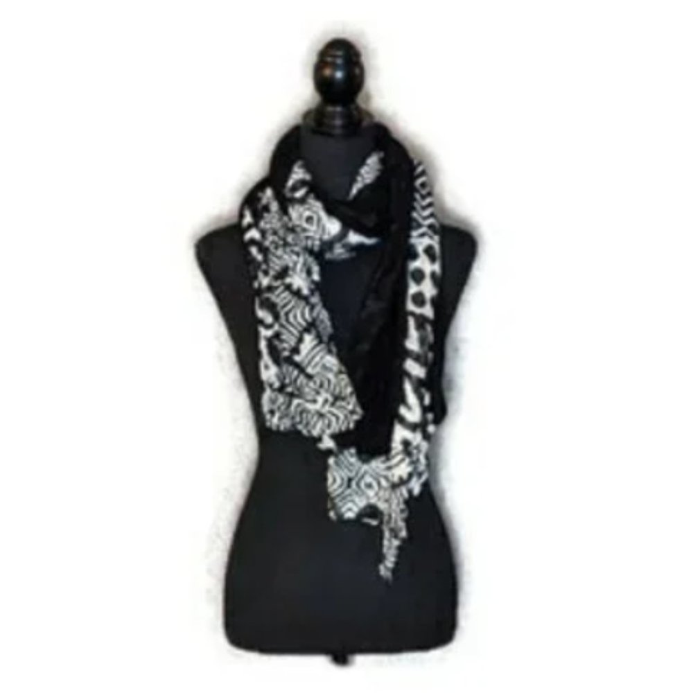 Half Black, Half White Patterned Scarf